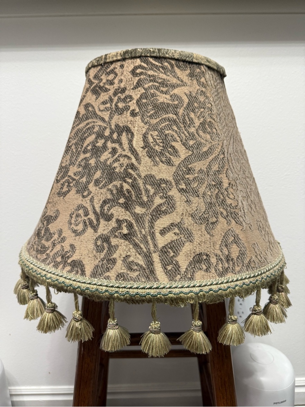 Vintage Victorian Style Tapestry Jacquard Lamp
Shade with Tassel Fringe